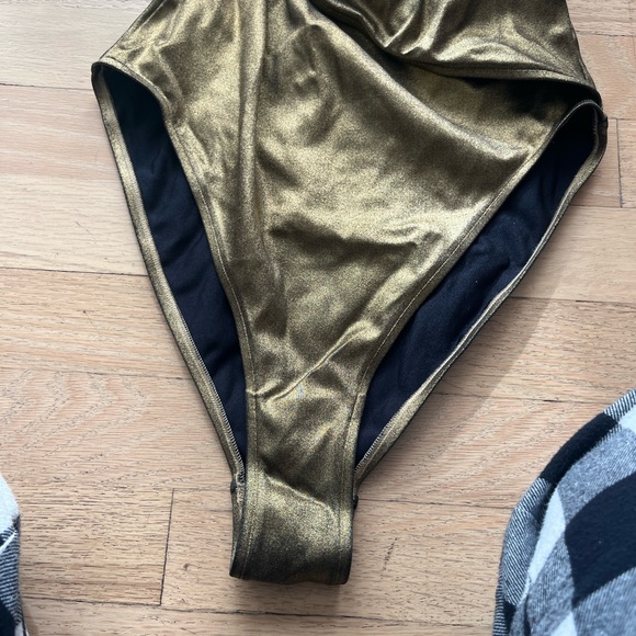 Metallic 2024 Chanel swim suit size 38 used few times - Picture 6 of 7